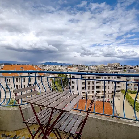 Magnifique Le Dauphin 50m Des Plages * Juan-les-Pins